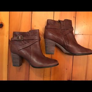 Cole Haan leather booties, like new